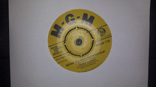 7" 45RPM Breakin' In A Brand New Broken Heart/Someone Else's Boy by Connie Francis from MGM
