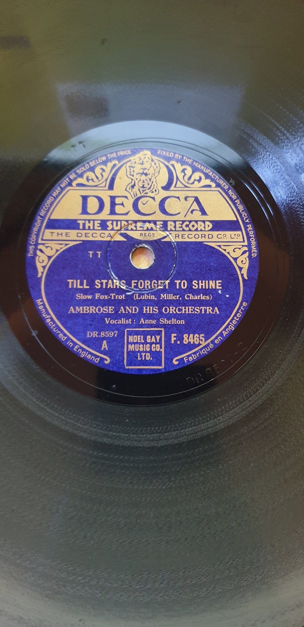 10" 78RPM Till Stars Forget To Shine/San Fernando Valley by Ambrose And His Orchestra from Decca (F. 8465)